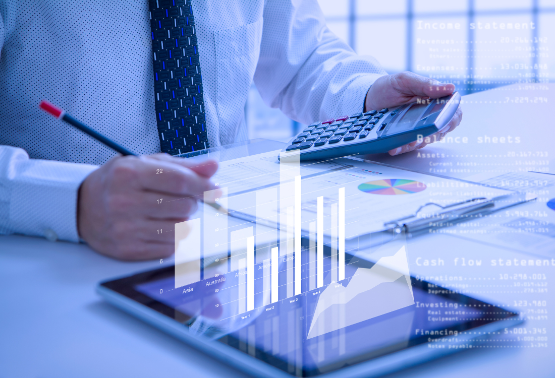 An accountant using software for cash flow forecasting during economic turbulance.